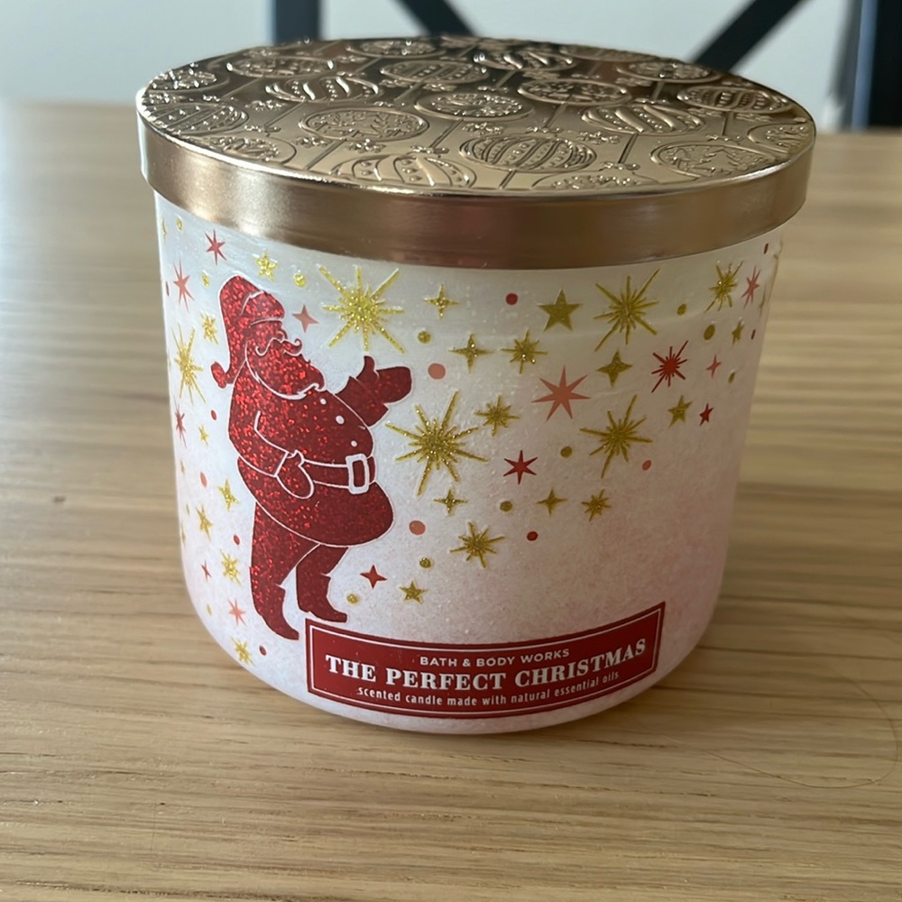 Bath & Body Works 3 Wick Candle. The Perfect Christmas.